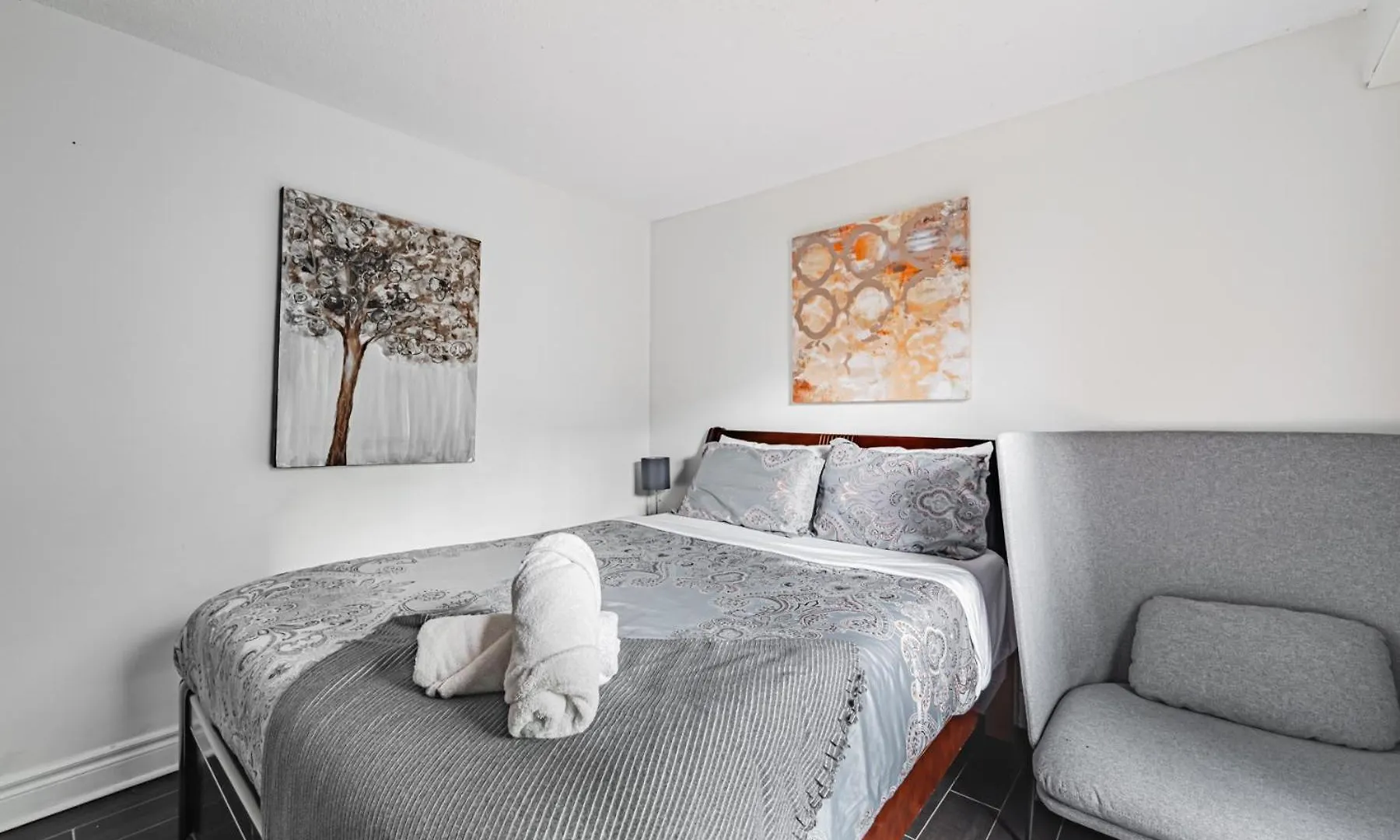 빌라 Parking! 5Br House! 10Min Walk To Eaton Center! 7Min Walk To Yongedundas Subway Station! 토론토