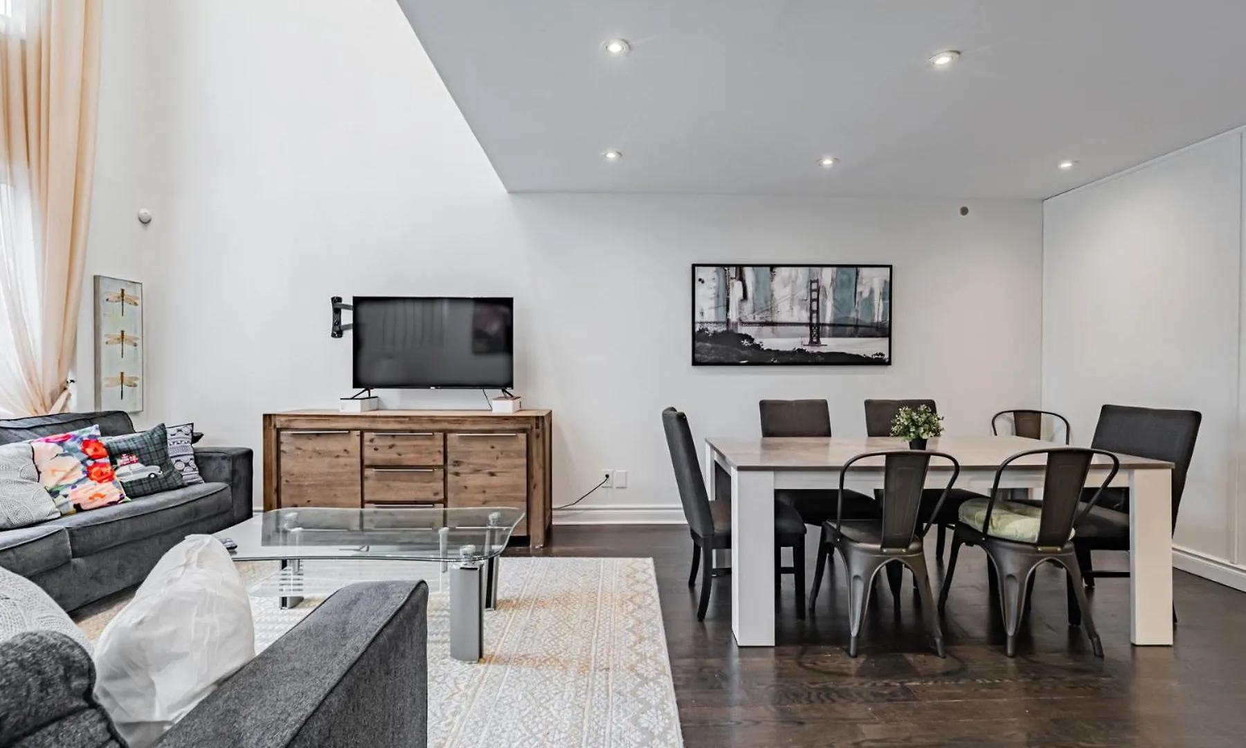 빌라 Parking! 5Br House! 10Min Walk To Eaton Center! 7Min Walk To Yongedundas Subway Station! 토론토