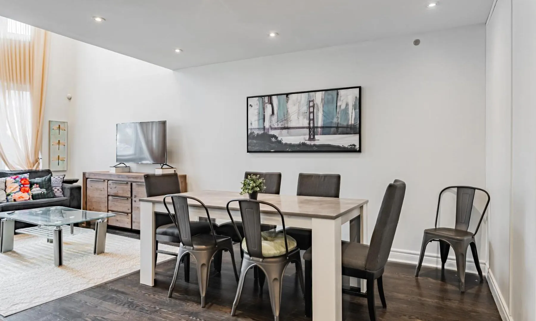 빌라 Parking! 5Br House! 10Min Walk To Eaton Center! 7Min Walk To Yongedundas Subway Station! 토론토